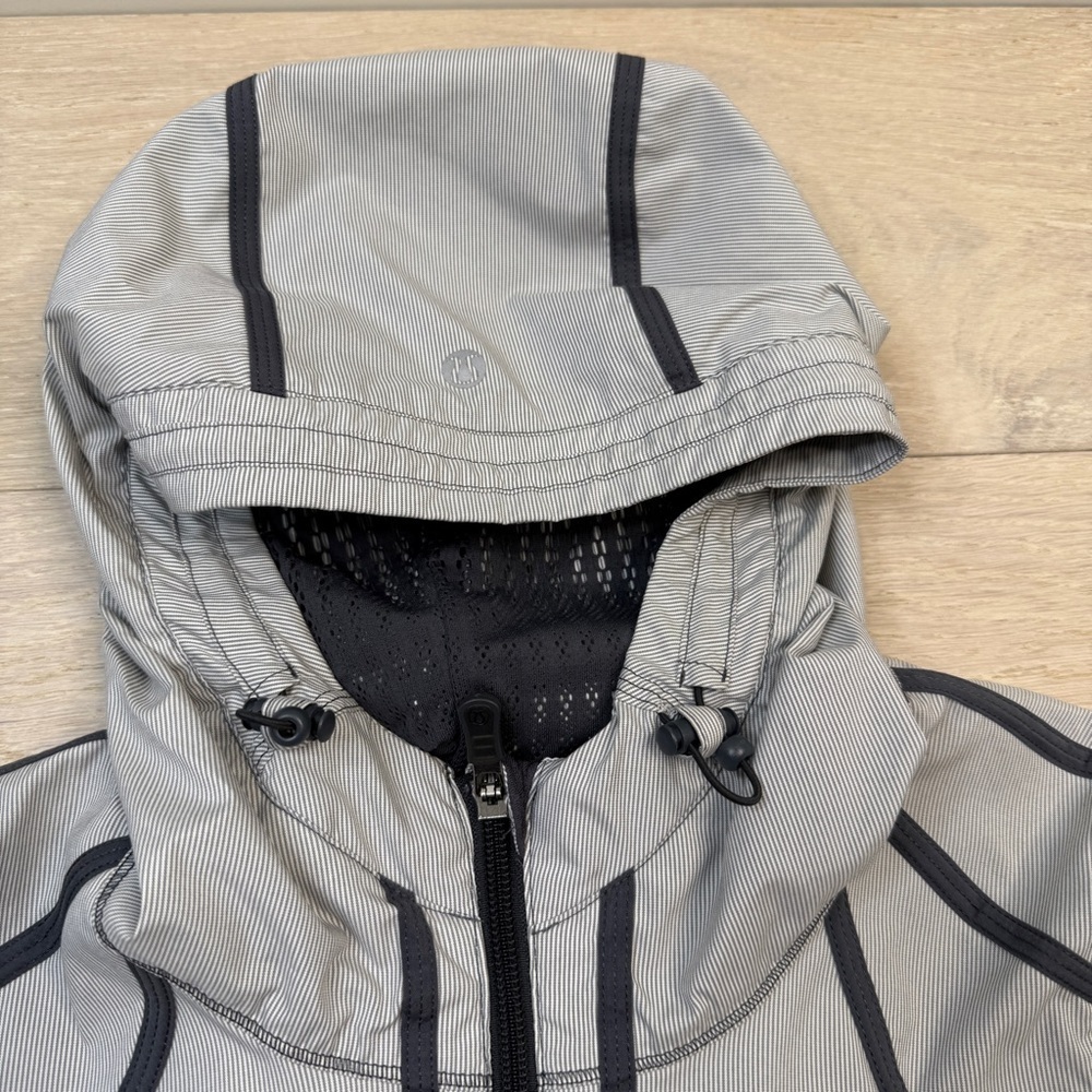 Lululemon Downtime Jacket - Picture 7 of 11